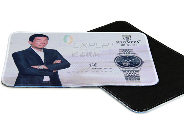 橡膠布面鼠標(biāo)墊