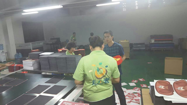 給車間同事送哈密瓜 給車間同事送哈密瓜