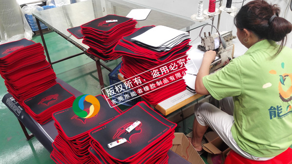 天貓商家鼠標(biāo)墊做貨現(xiàn)場(chǎng)