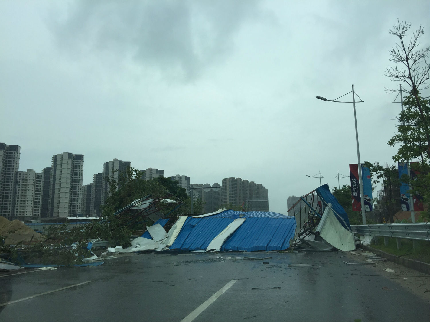 &ldquo;妮妲&rdquo;撲向珠三角 能者橡膠停產(chǎn)一天